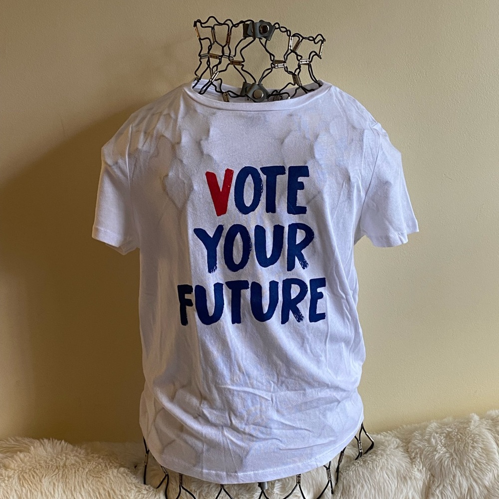 Alice + Olivia Cicely Vote Your Future Classic T-Shirt White Large